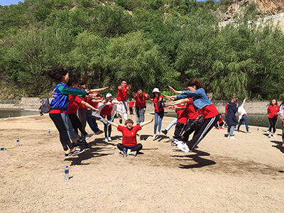 公司團建：無能量不青春